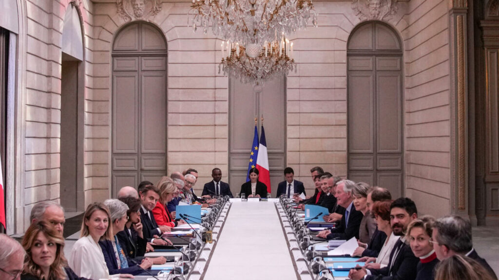 France’s new govt convenes for first time and sets budget, migrant issues as top priorities