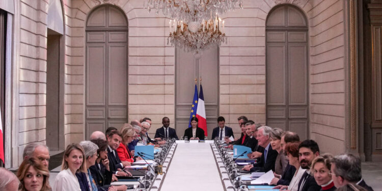 France’s new govt convenes for first time and sets budget, migrant issues as top priorities