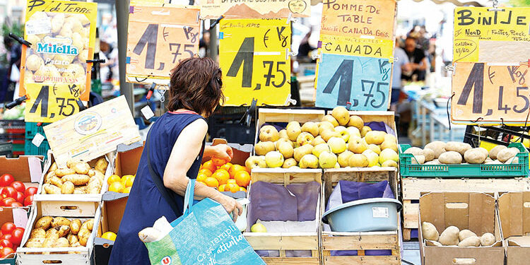 French borrowing costs rise above Spain’s for first time since 2008