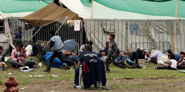 Hungary denies refugee camp near border