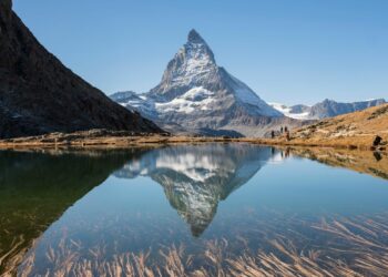 Italian-Swiss border set to be redrawn because of melting Alps glaciers | World News