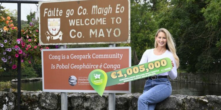 Mayo Lotto winner picks up his million euro prize