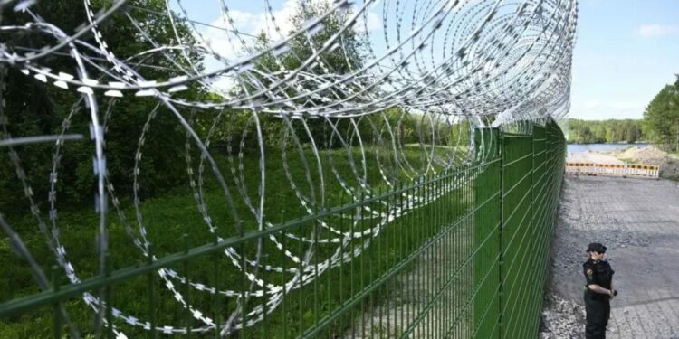 Norway considers border fence with Russia, following Finland's example – Firstpost