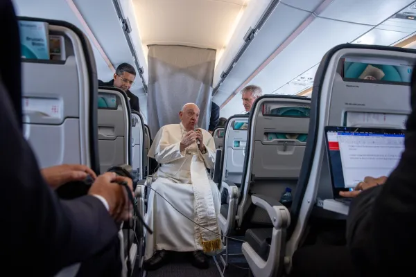 Pope Francis addresses journalists aboard the papal plane on Sunday, Sept. 29, 2024. Credit: Daniel Ibáñez/CNA