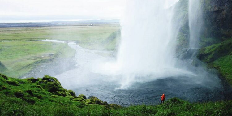 Rick Steves: Iceland’s rugged beauty comes from within