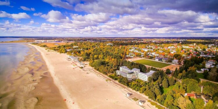 The pretty European seaside town with 30C waters | World | News