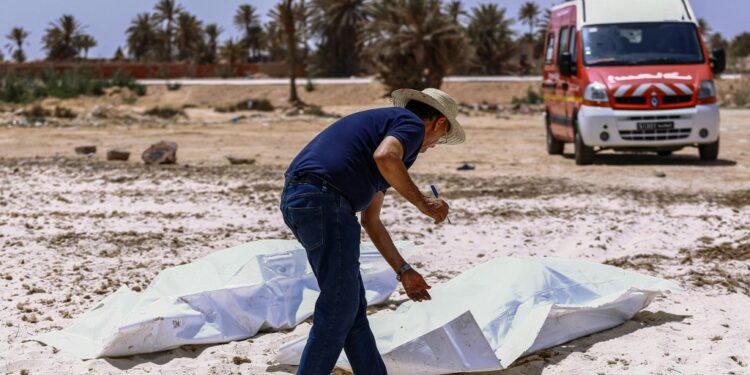 Tunisia: Dozen people die trying to reach Europe as boat capsizes off Djerba