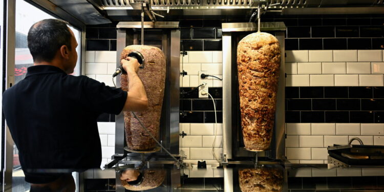 Turkey wants the EU to regulate the döner kebab