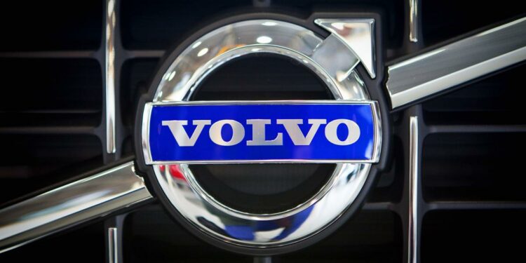 Volvo Leads 50 Firms Urging EU to Stick to Combustion-Engine Ban