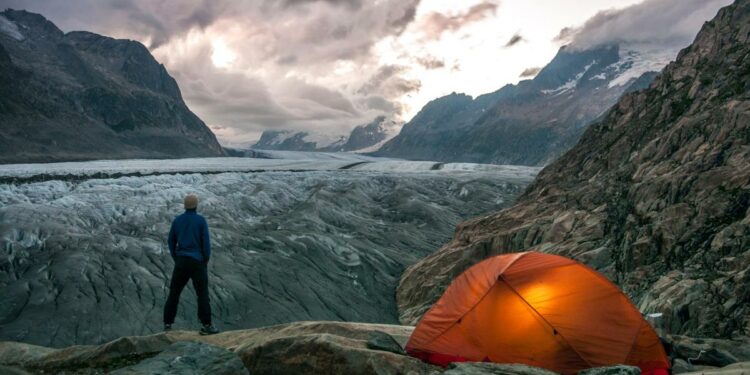 Melting glaciers in the Alps force redefining the border between Switzerland and Italy