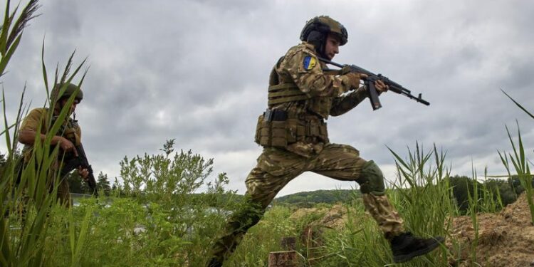 Ukraine warns of new Russian offensive; Sweden, Finland move closer to joining NATO – Euractiv