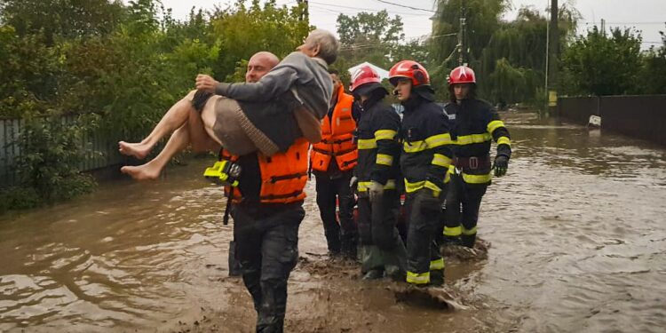 Video. At least 4 dead in Romania as major flooding moves onto Central Europe