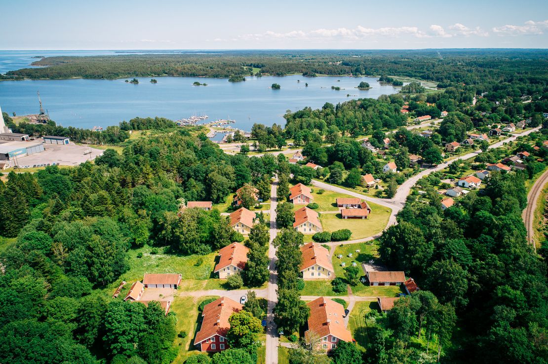  Hällekis, on Lake Vänern, is a village of just 800 inhabitants near the main town.