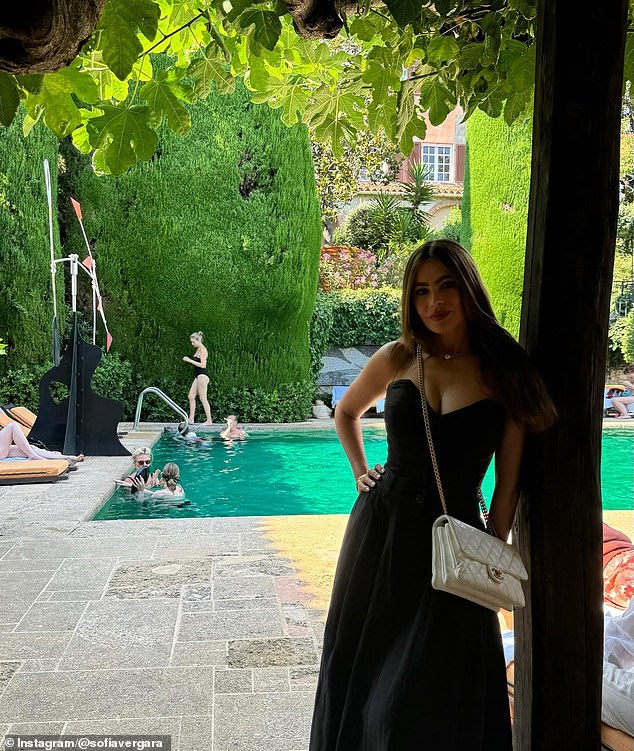 Earlier she was seen at the La Colombe d'Or Hotel and Restaurant in the south of France