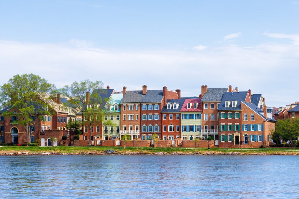 row of townhouses in old town alexandria, virginia
