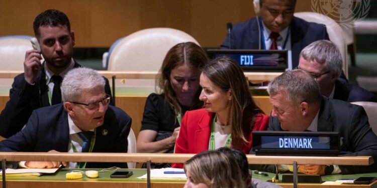 Christina Markus Lassen, permanent representative of Denmark to the UN (centre) and Lars Løkke Rasmussen Denmark´s Foreign Minister at the General Assembly