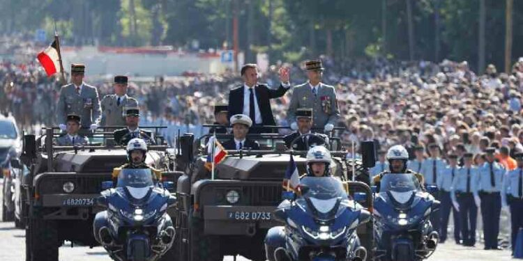 France vows to adhere to EU spending rules