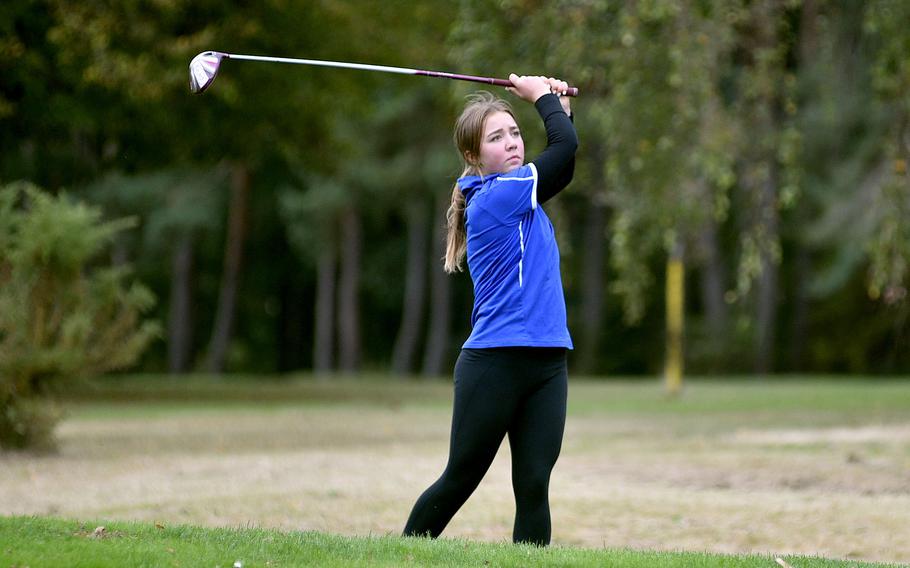 Mya Boynton watches her shot.