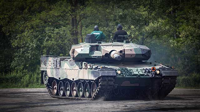 The Armed Forces of Poland received the first Leopard-2PL tanks