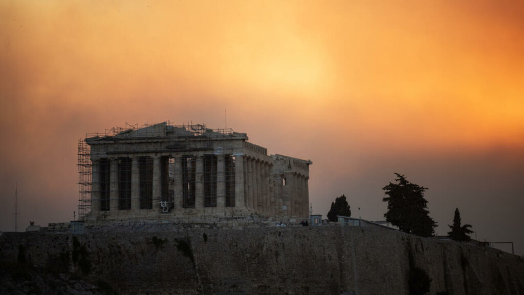 Foreign help rushed to Greece as wildfire forces thousands to flee Athens suburbs