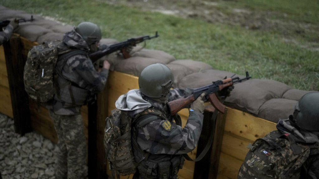 Ukrainian soldiers get crash course in combat at French military base