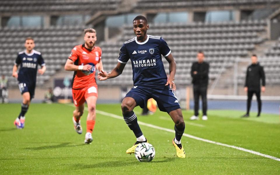 Adama Camara playing for Paris FC