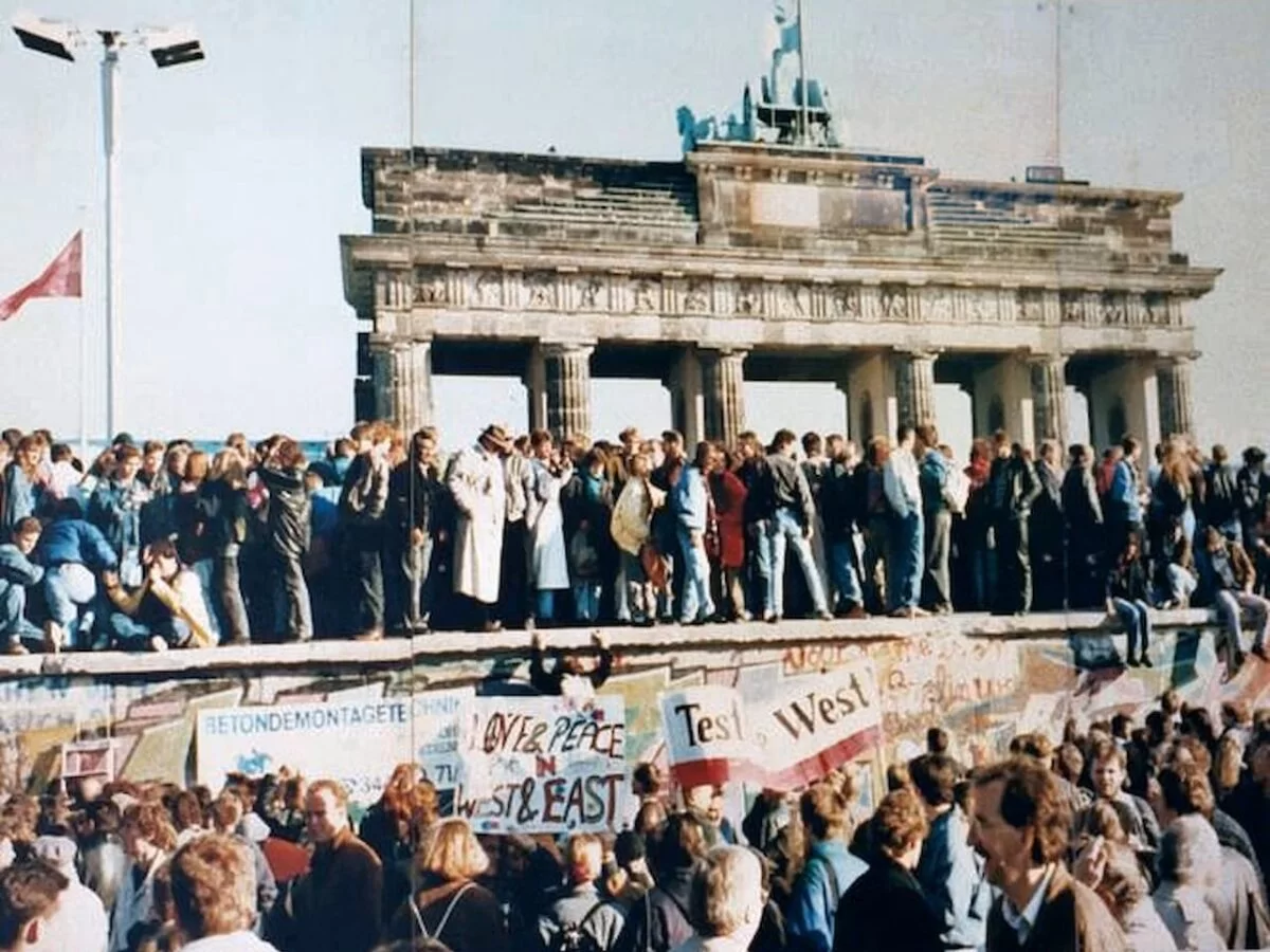 Günter Schabowski, the GDR Spokesman Whose Mistake Triggered the Fall of the Berlin Wall