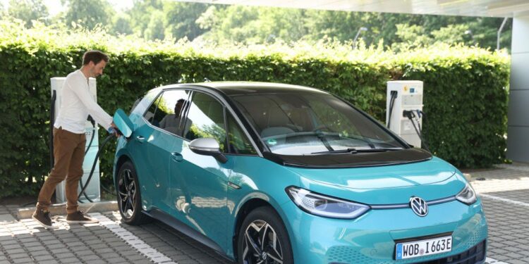 Is the 2035 ICE Sale Ban Target in Europe Still Realistic?