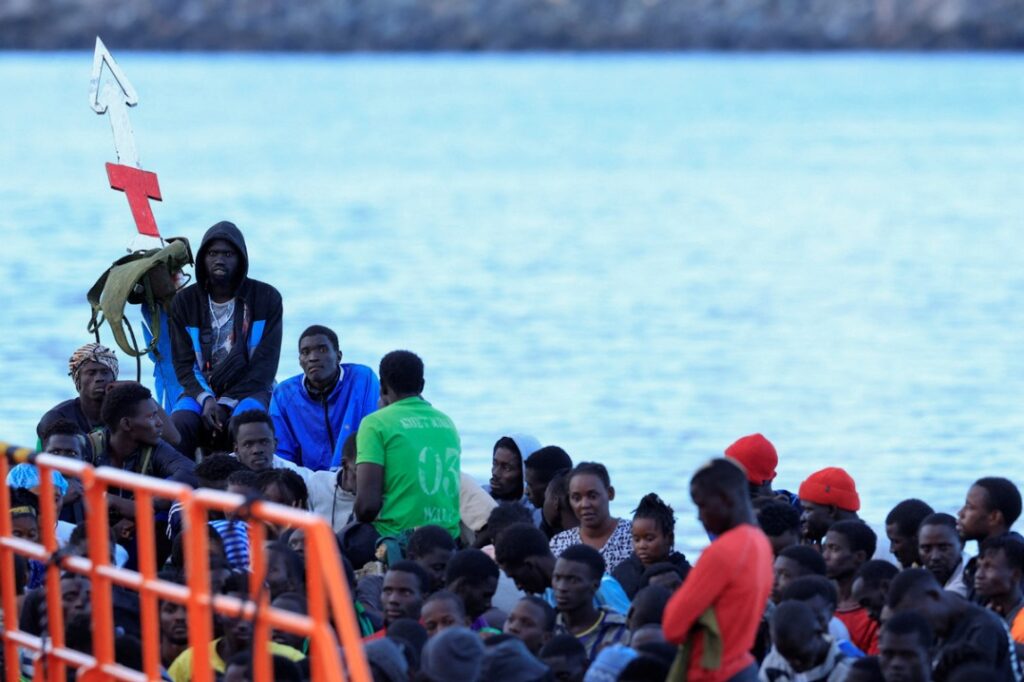 More than 230 migrants rescued off Spain’s Canary Islands – World