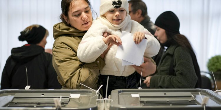 Moldovans, Endorsing Tilt Toward Europe, Fend Off Moscow’s Electoral Dirty Tricks — but Just Barely