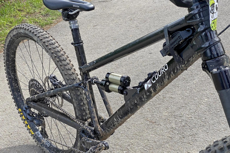 CDuro Epona carbon enduro mountain bike, Dominika Adamcova front end detail