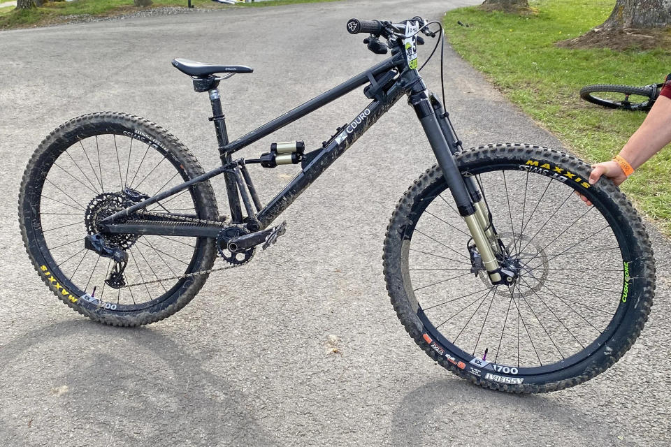 CDuro Epona carbon enduro mountain bike, Dominika Adamcova 2024 Blinduro 500+ winner