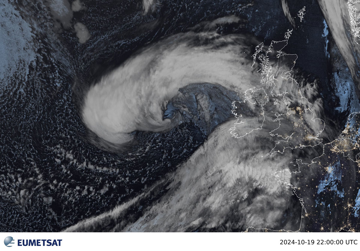 storm-ashley-geocolor-satellite