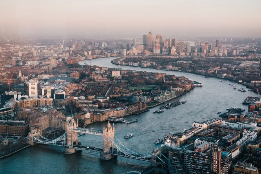 London - Photo by Benjamin Davies on Unsplash