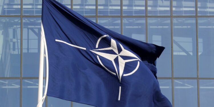 Europe's two biggest defense spenders sign pact - World