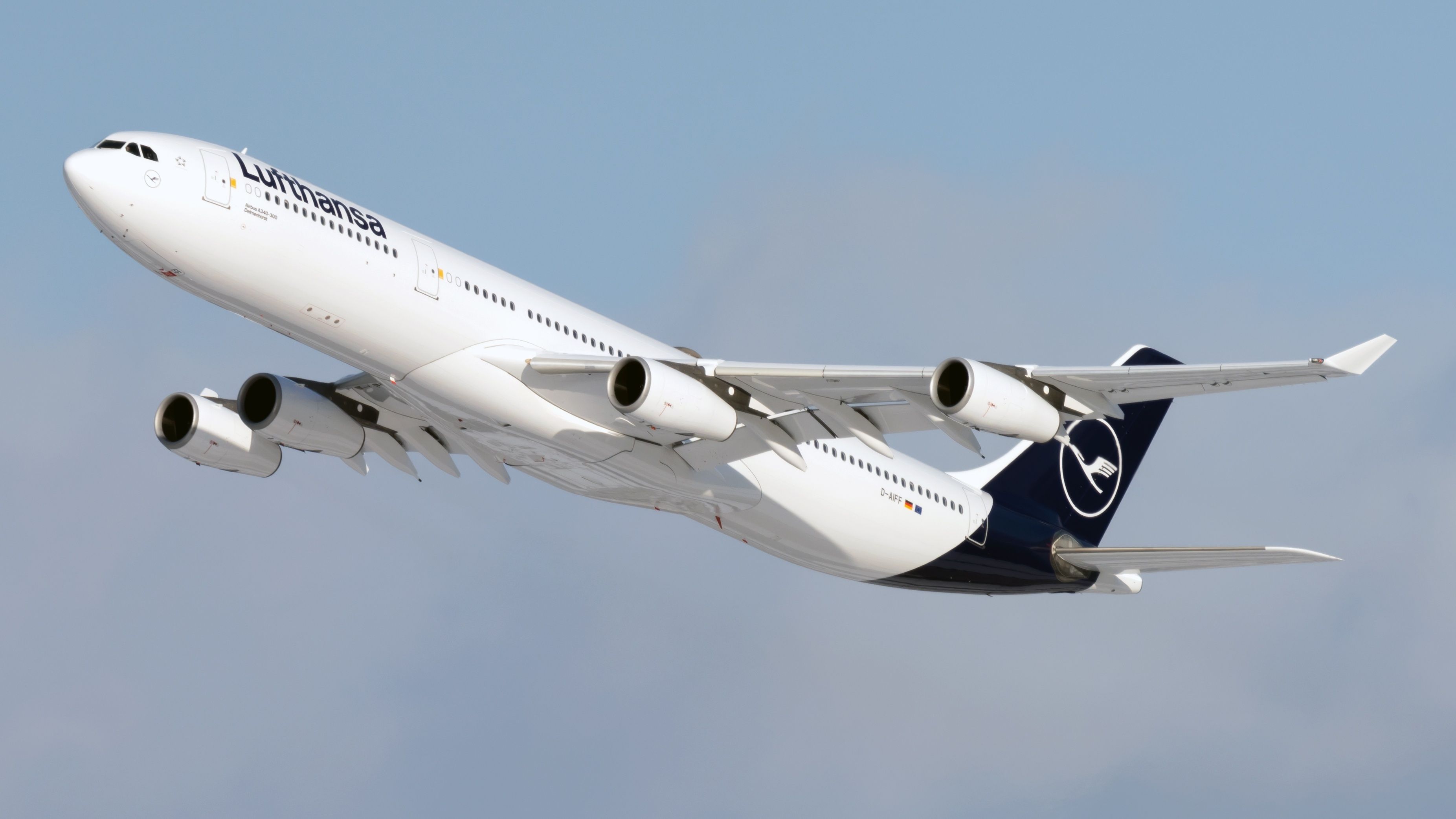 Lufthansa Airbus A340-300 taking off