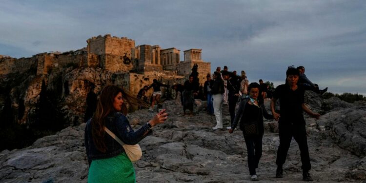 Video. Overtourism protests come to Greece as workers demand better pay