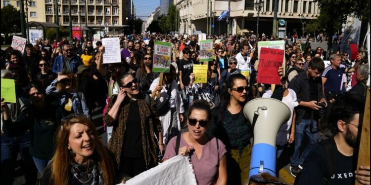 Greek strike wave against brutal austerity attacks