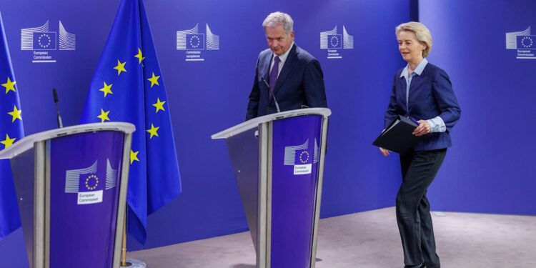 Niinistö unveils report on enhancing EU civilian and defence preparedness | Yle News