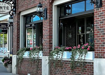 This European-Style Bistro In Michigan Has Vienna Pancakes Locals Can’t Get Enough Of This European-Style Bistro In Michigan Has Vienna Pancakes Locals Can’t Get Enough Of