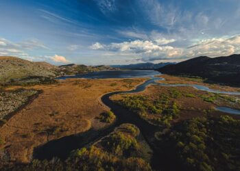 5 Unobvious Fall Travel Destinations In The USA, Canada, & Europe 5 Unobvious Fall Travel Destinations In The USA, Canada, & Europe