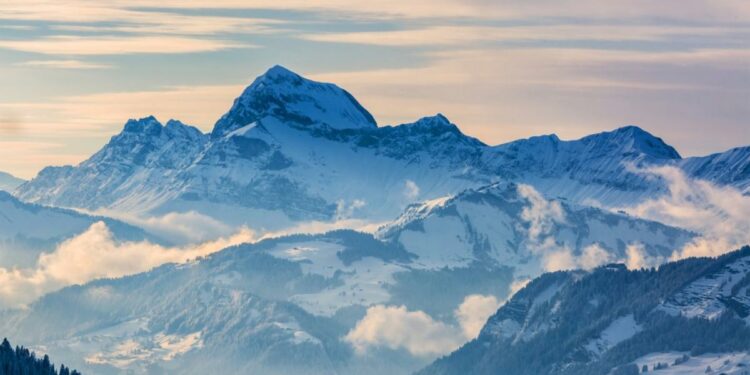 'A metre of snow could ... fall over parts of the Alps'