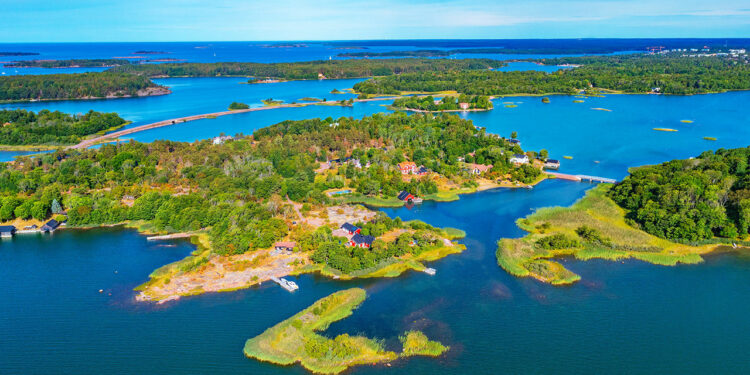 Aland is lovely, weapon-free and too close to Russia