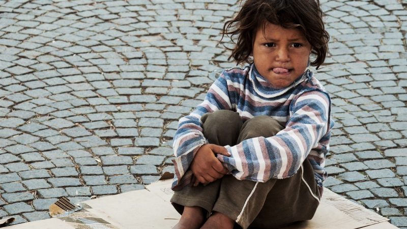 Albanians most at risk of poverty in Europe – Euractiv