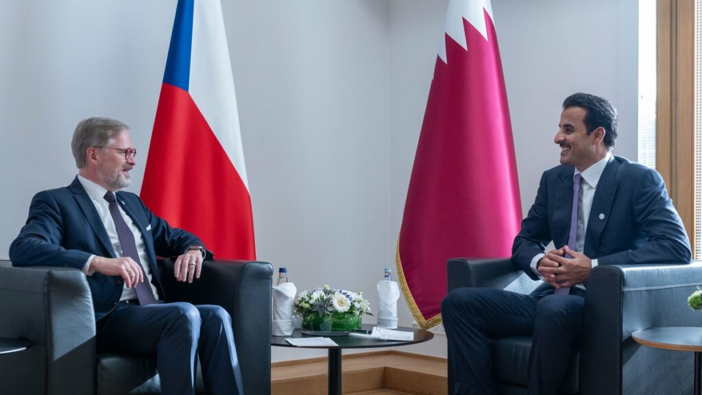 Amir meets Prime Minister of the Czech Republic