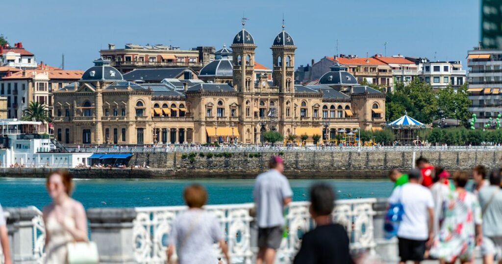 Anti- mass tourism protest erupts in another Spanish city | World | News