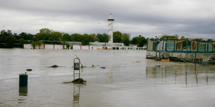 Austria to Miss EU Budget Goal in 2024 on Floods, Weak Economy