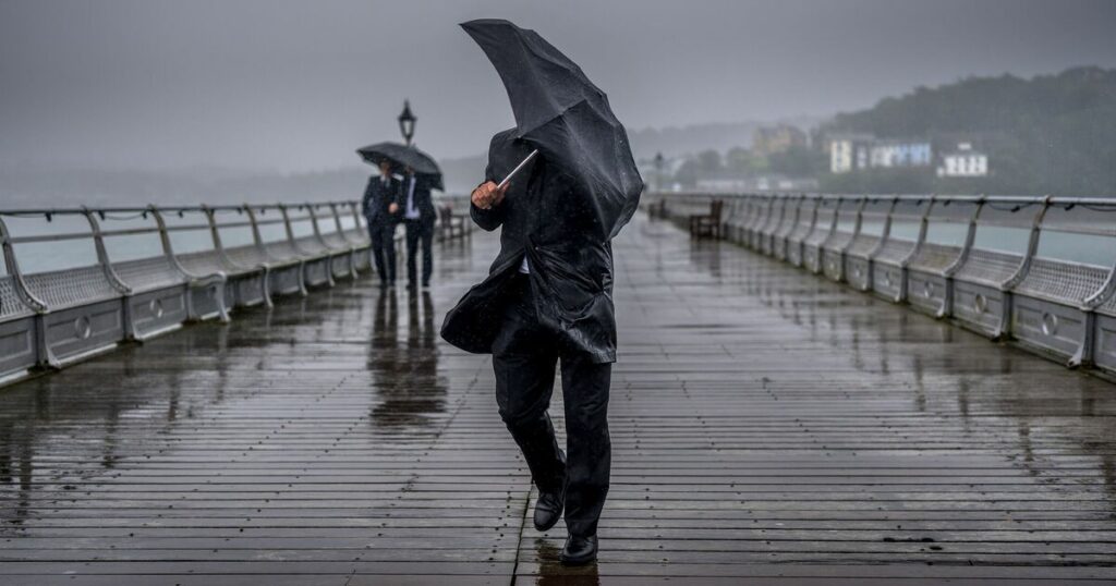 Brit tourists warned as major storm warning issued for Spain | World | News