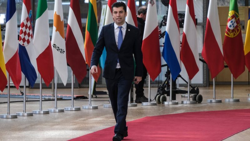 Bulgaria sets 3 conditions for lifting North Macedonia veto – Euractiv