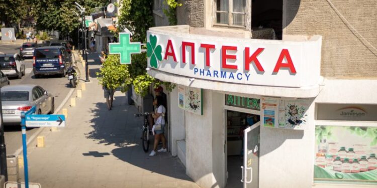 Bulgarian pharmacists oppose state-funded medicine vending machines, threaten protests – Euractiv